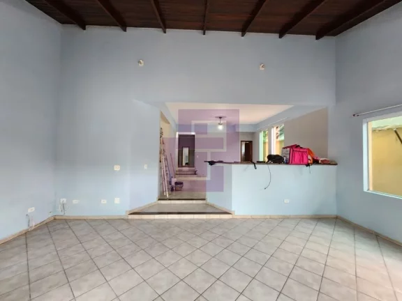 Imagem Excelente Casa à Venda em Guaiúba, Guarujá - 3 Dormitórios, Suíte e 4 Vagas de Garagem