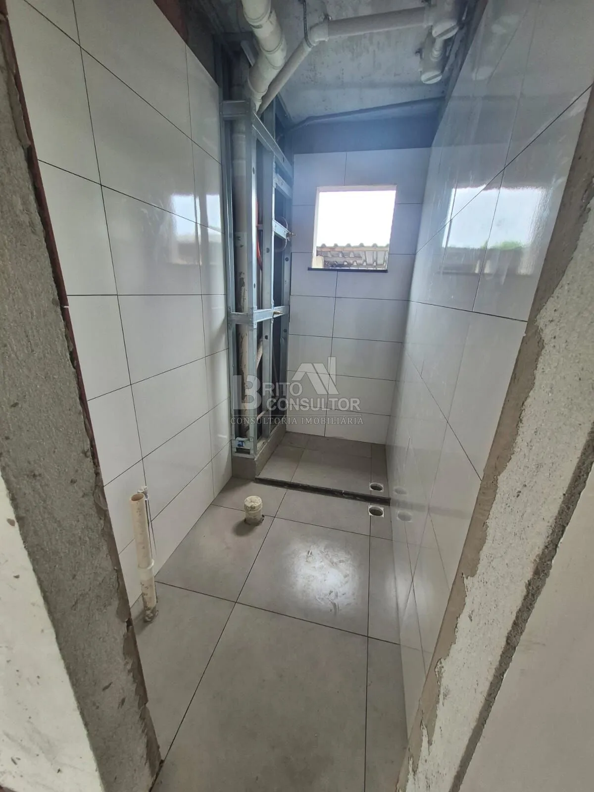 Imagem Apartamento 2 Quartos à Venda no Mutondo | 45,95m² | Varanda | Vaga | São Gonçalo/RJ.