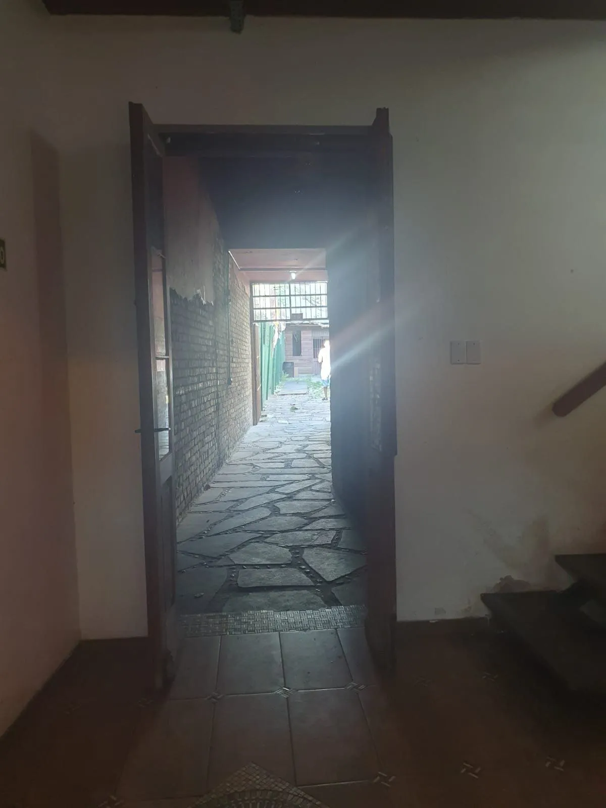 Imagem Casa para Venda - 242m², 3 dormitórios, 1 vaga - Cidade Baixa