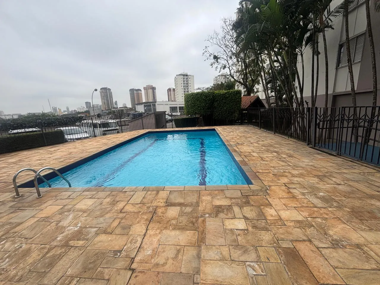 Imagem VENDO LINDO APARTAMENTO NO CONDOMÍNIO TORRES DO SABARÁ!