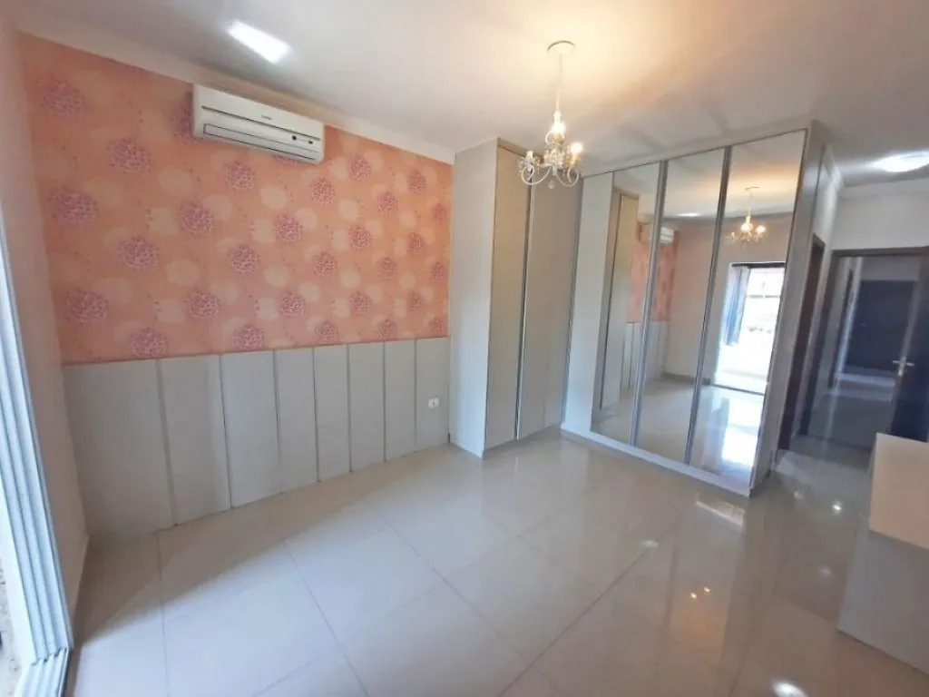 Imagem CASA COM 175,00 m² - GUILHERMINA - PRAIA GRANDE SP