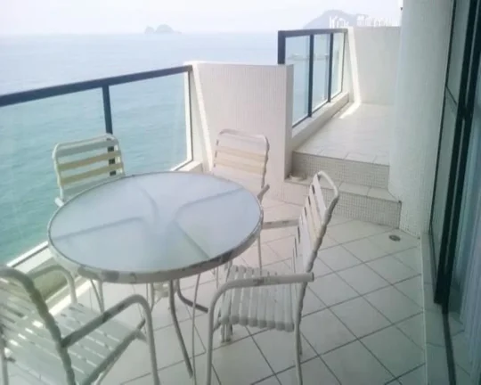 Imagem Apartamento para locação no Guarujá-SP, bairro Morro do Maluf: 3 quartos, 3 suítes, 1 banheiro, 2 vagas de garagem, 200m² de área.