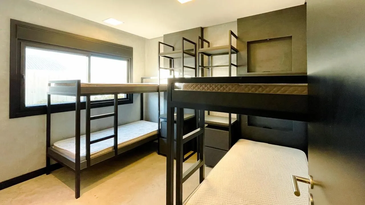 Imagem Casa de condomínio à venda em Torres, Centro, com 4 quartos, 221.55m2