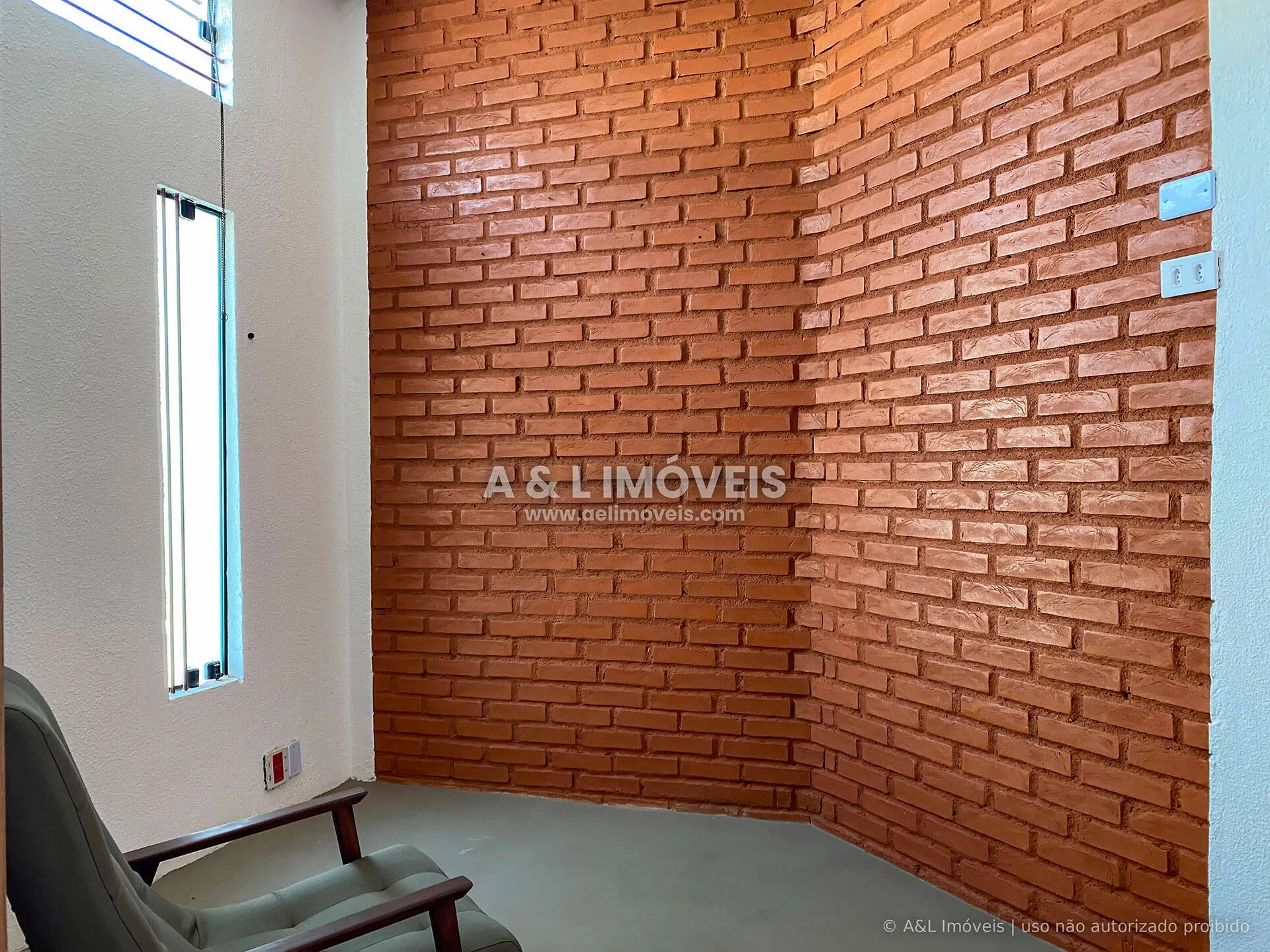 Imagem Ponto comercial à venda no Centro de Taubaté com 11 salas