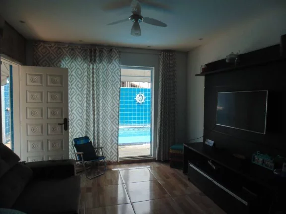Imagem Casa com 3 dormitórios à venda, 142 m² por R$ 700.000,00 - Maracanã - Praia Grande/SP