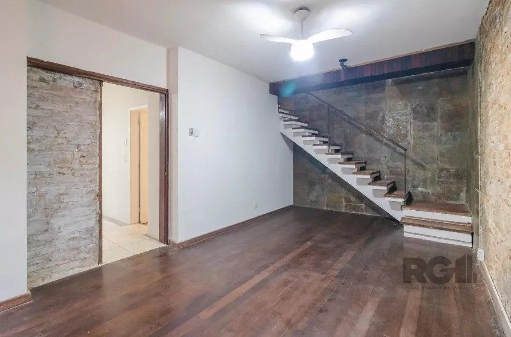 Imagem Casa para Venda - 160m², 3 dormitórios, sendo 1 suite, 2 vagas - Teresópolis