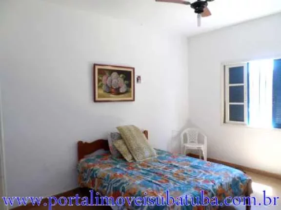 Imagem AT: 480m2 - AC: Aprox: 200 m2 - Esquina - 600 mts da Praia.