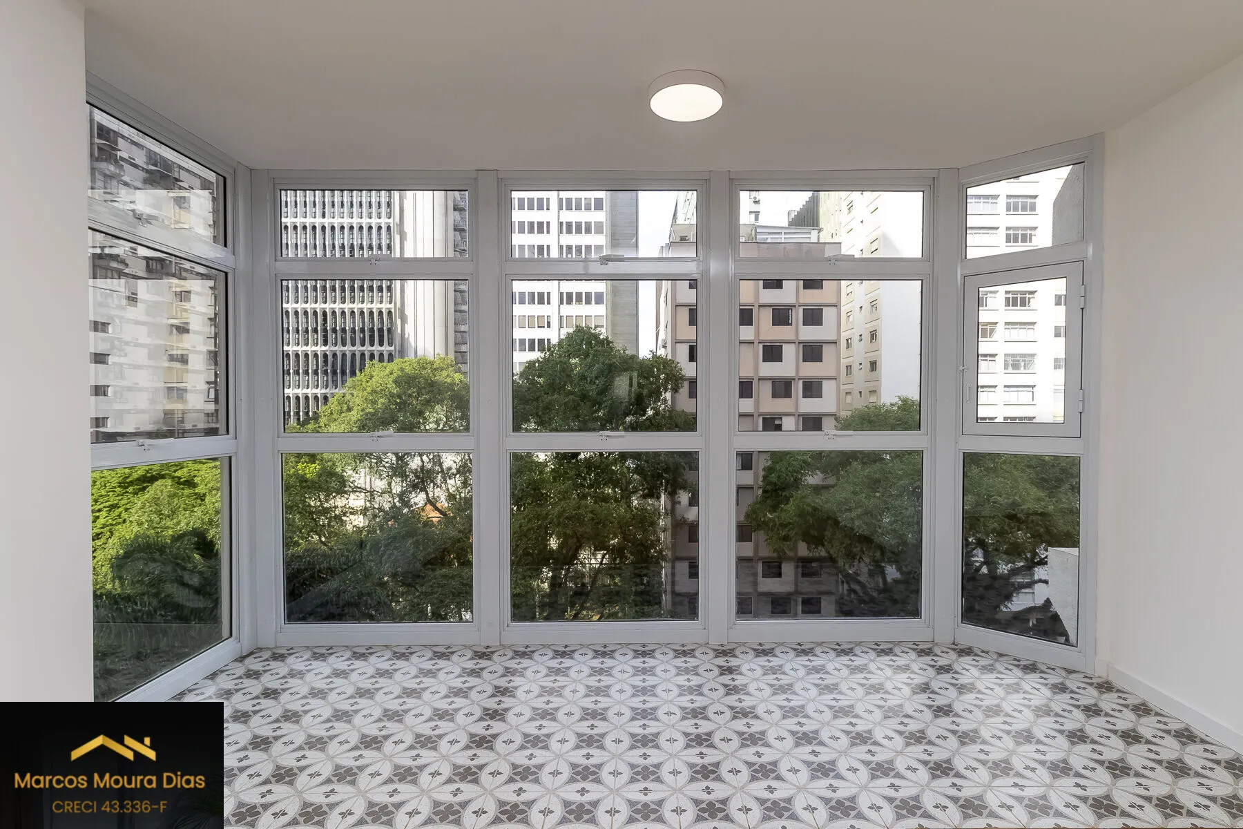 Imagem Apartamento Reformadíssimo 3 Suites, 141 m2, no Jardins