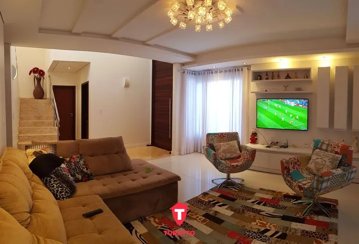 Sobrado com 4 Quartos à Venda, 310 m² em Jardim La Salle - Toledo