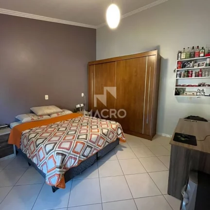 Imagem Sobrado com Piscina | Jaraguá Esquerdo | 3 quartos (1 suíte) | 170m²