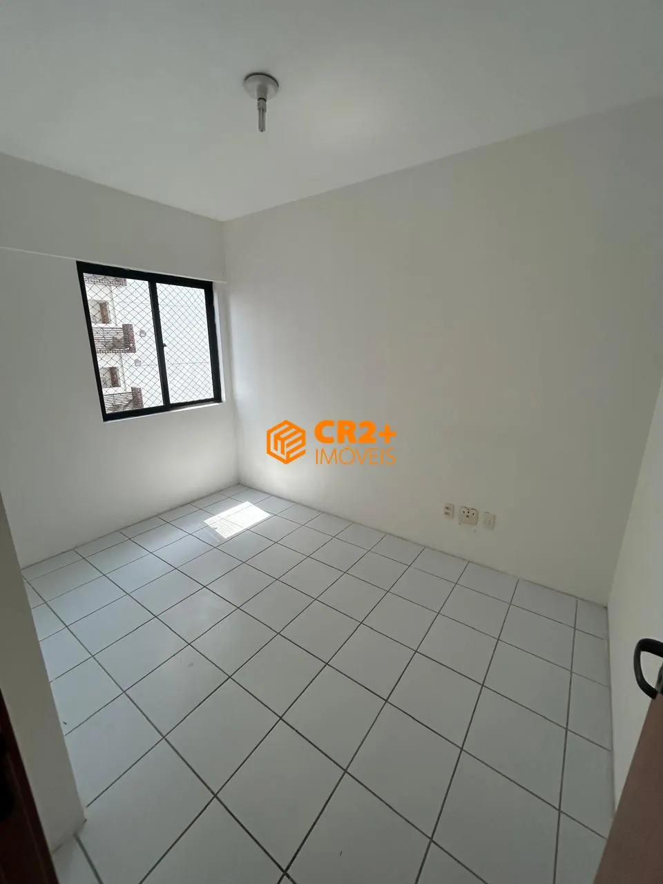 Imagem Vendo apartamento 03 quartos, 01 suíte 02 vagas de garagem no Espinheiro. 81m²