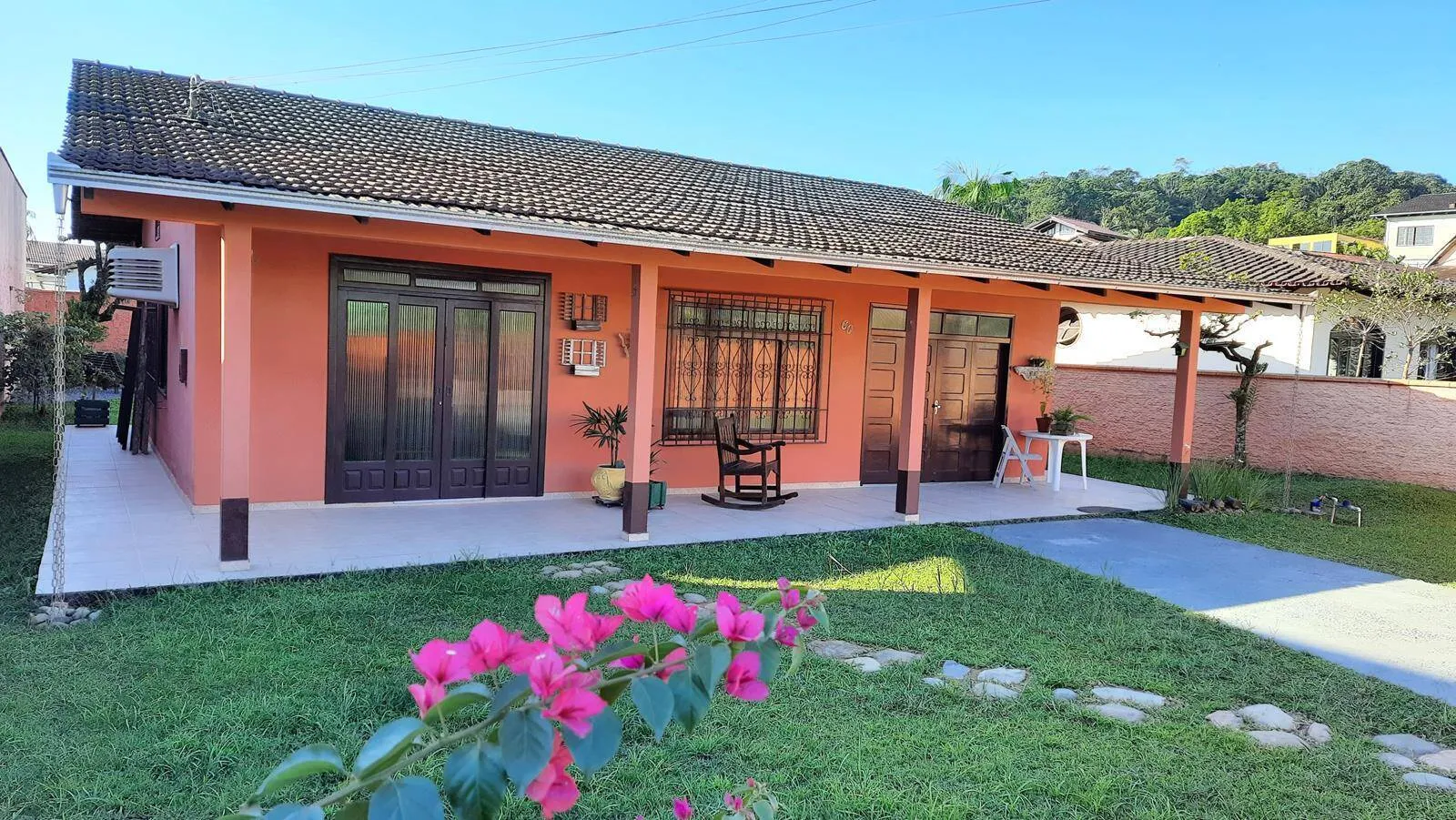 Imagem Casa Semi Averbada no Bairro Floresta com piscina