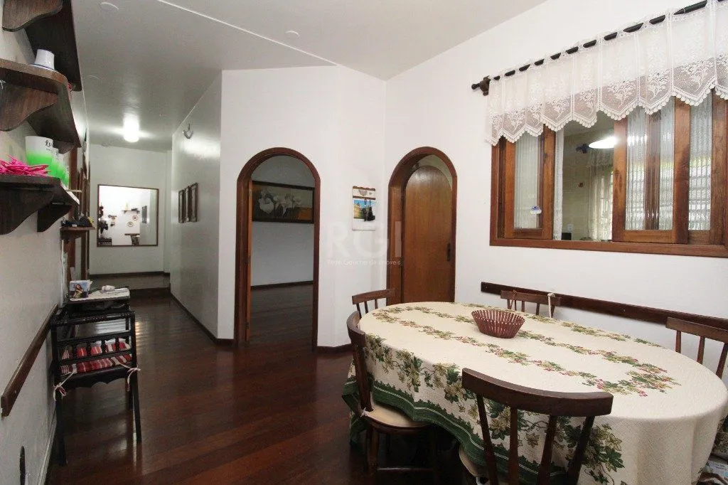 Imagem Casa para Venda - 406.36m², 6 dormitórios, sendo 6 suites, 2 vagas - Chácara das Pedras