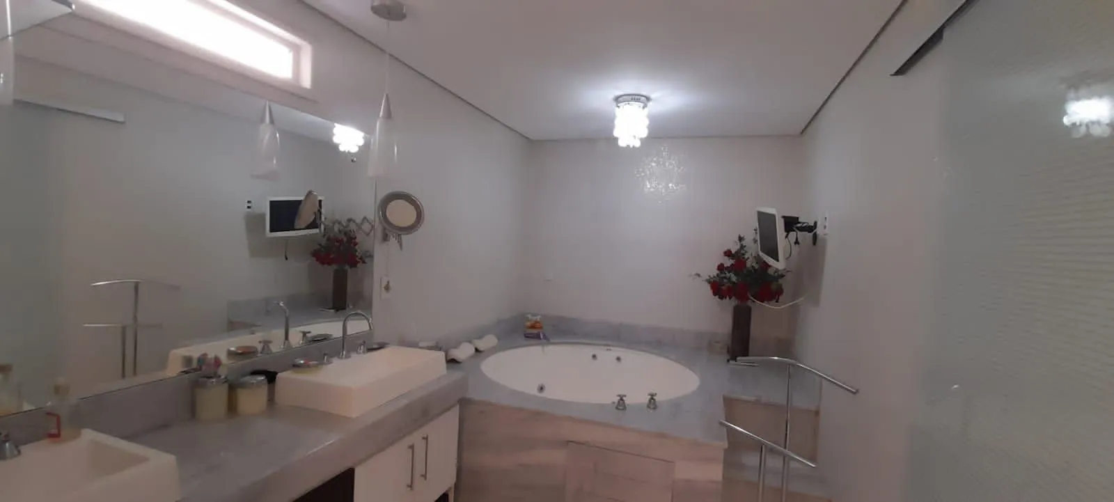 Imagem Cobertura para Venda - 234m², 3 dormitórios, sendo 1 suites, 2 vagas - Santana
