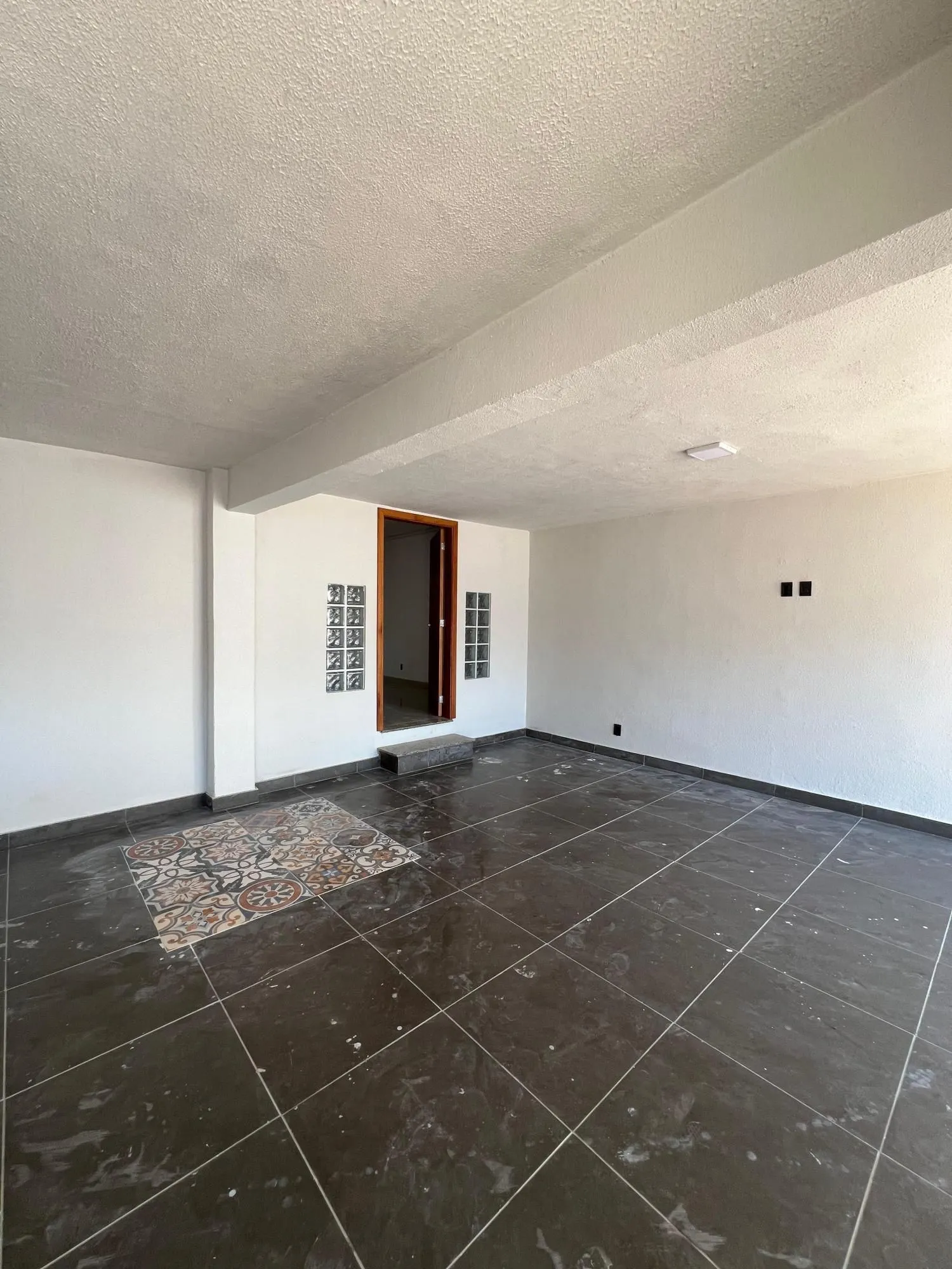 Imagem Excelente casa a venda reformada no bairro Ipanema.