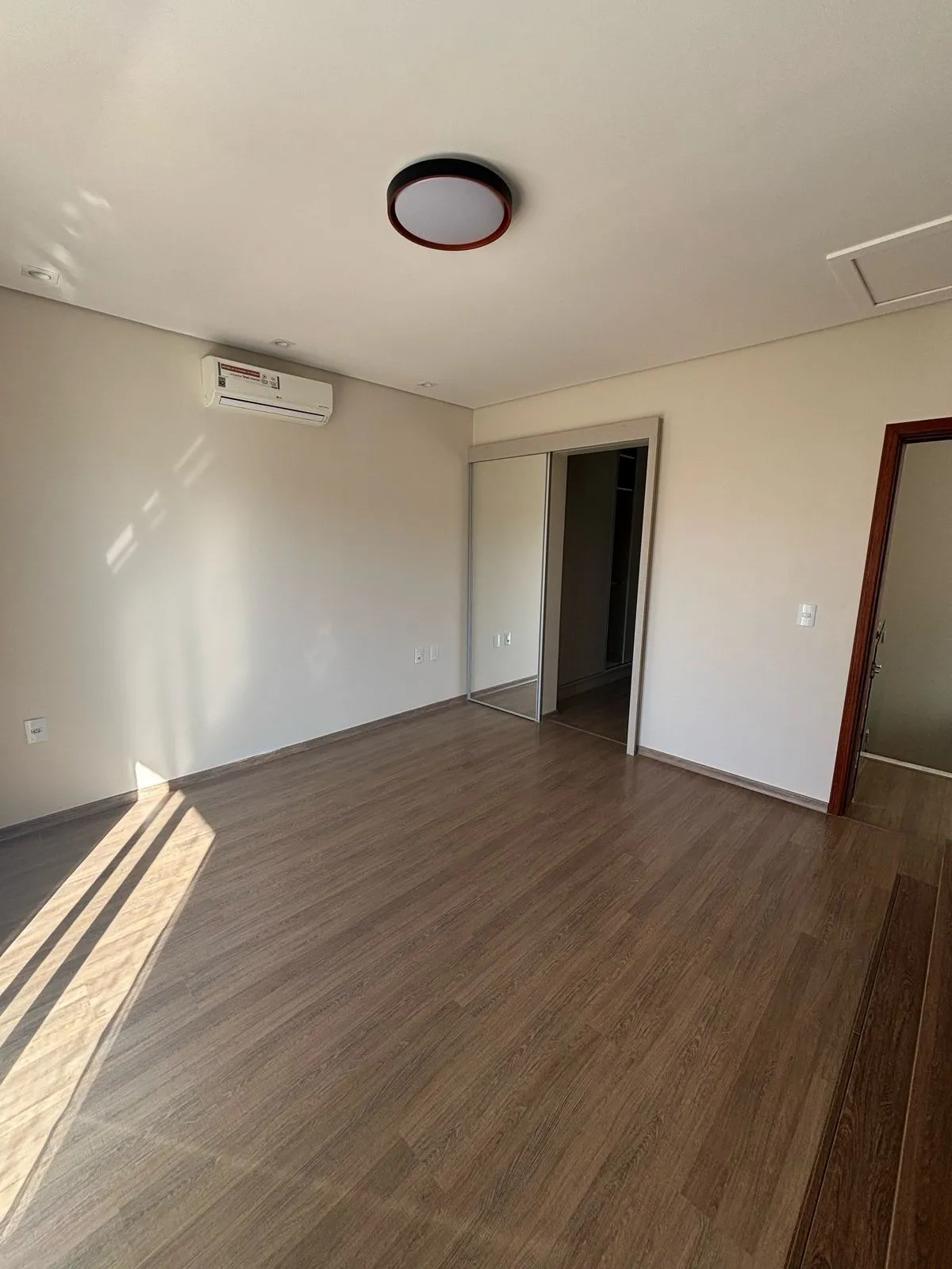 Imagem Sobrado com Piscina no Residencial Cyrela Esplanada