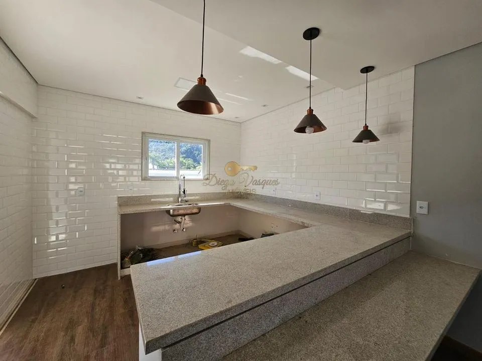 Imagem Casa em Condomínio para Venda em Teresópolis / RJ no bairro Green Valley