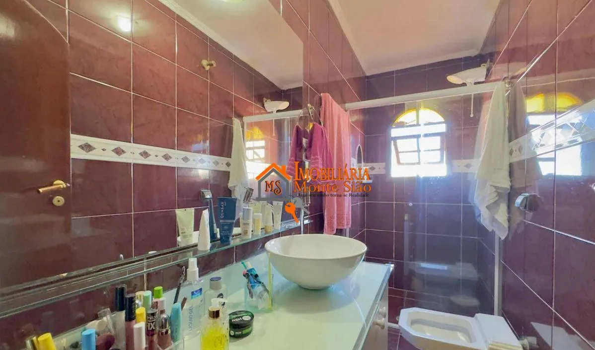 Imagem Sobrado com 3 dormitórios à venda, 200 m² por R$ 695.000,00 - Gopoúva - Guarulhos/SP