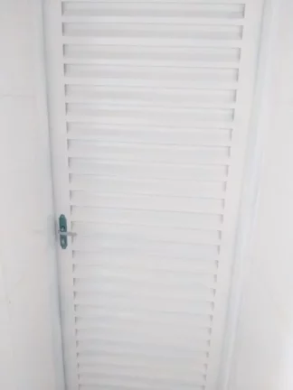 Imagem Salão Comercial à Venda em Sertãozinho-SP, Próximo ao Supermercado Amarelinho 2 Salas, 4 Banheiros, 8 Vagas de Garagem 320m²