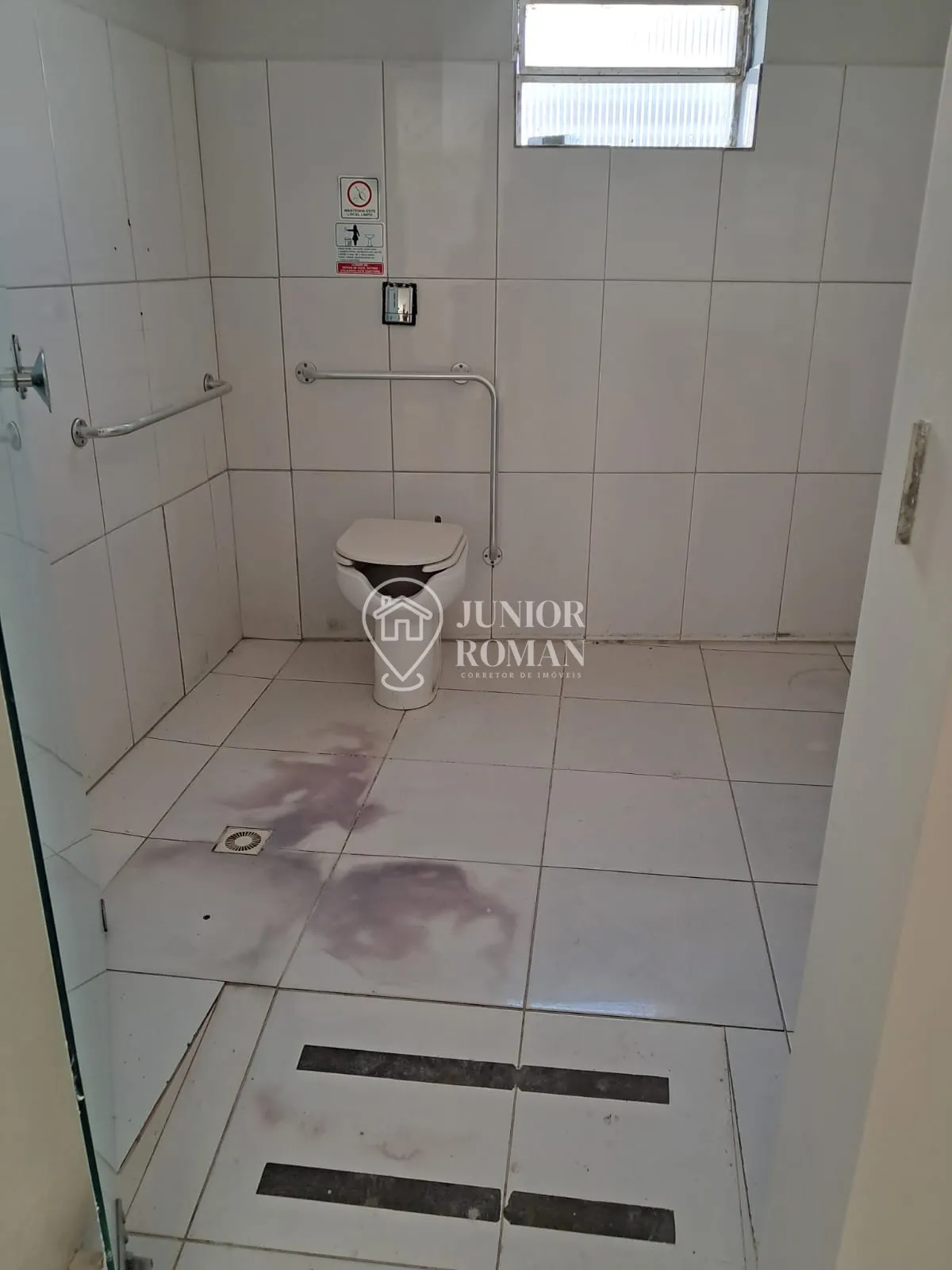 Imagem VENDO PONTO COMERCIAL NO CENTRO DE BARREIRAS/BA - EM FRENTE A PRAÇA DO CAIS
