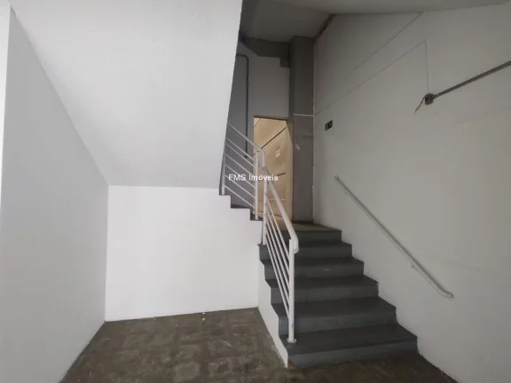 Imagem Galpão Industrial para Locação em Diadema-SP, Bairro Piraporinha, 2 Banheiros, 8 Vagas, 1.025m² de Área