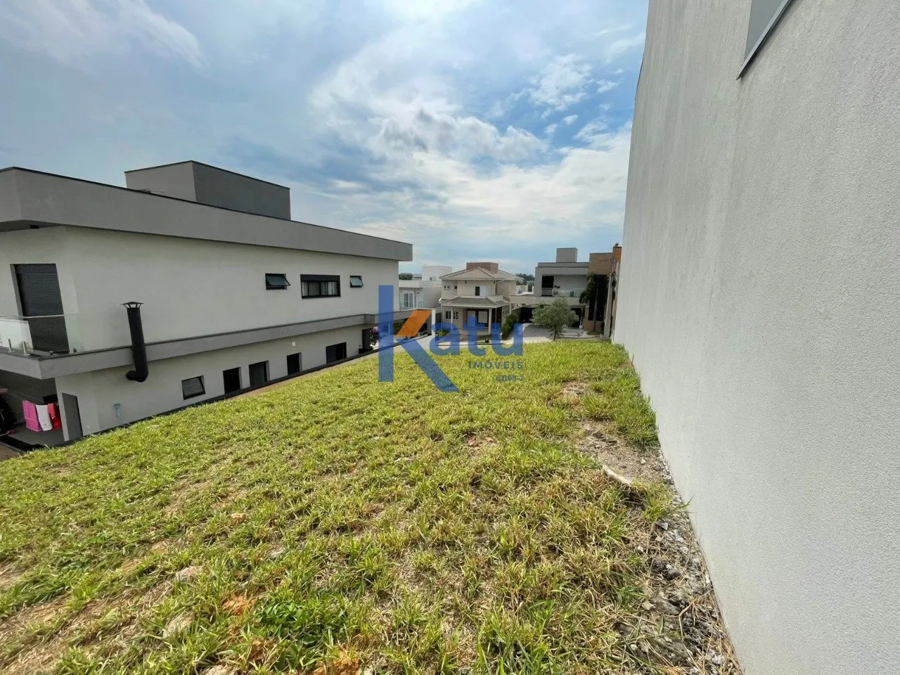 Imagem TERRENO PARA VENDA NO CONDOMÍNIO RESERVA ERMIDA - JUNDIAÍ/SP

Terreno com 250m², em leve aclive, ...