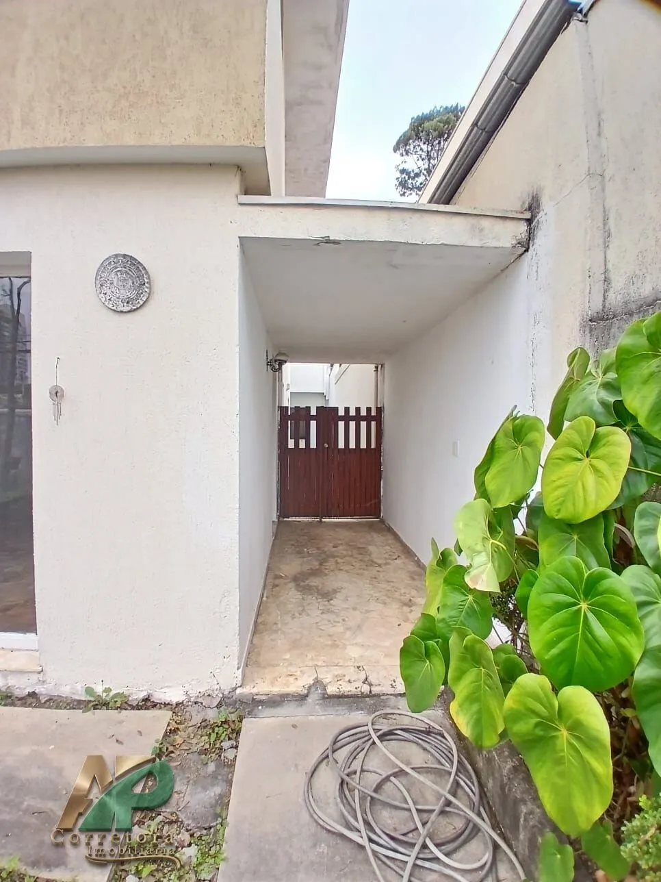 Imagem Casa à Venda em Santo Amaro: 3 Dorms (1 Suíte) + Edícula | Oportunidade Única!