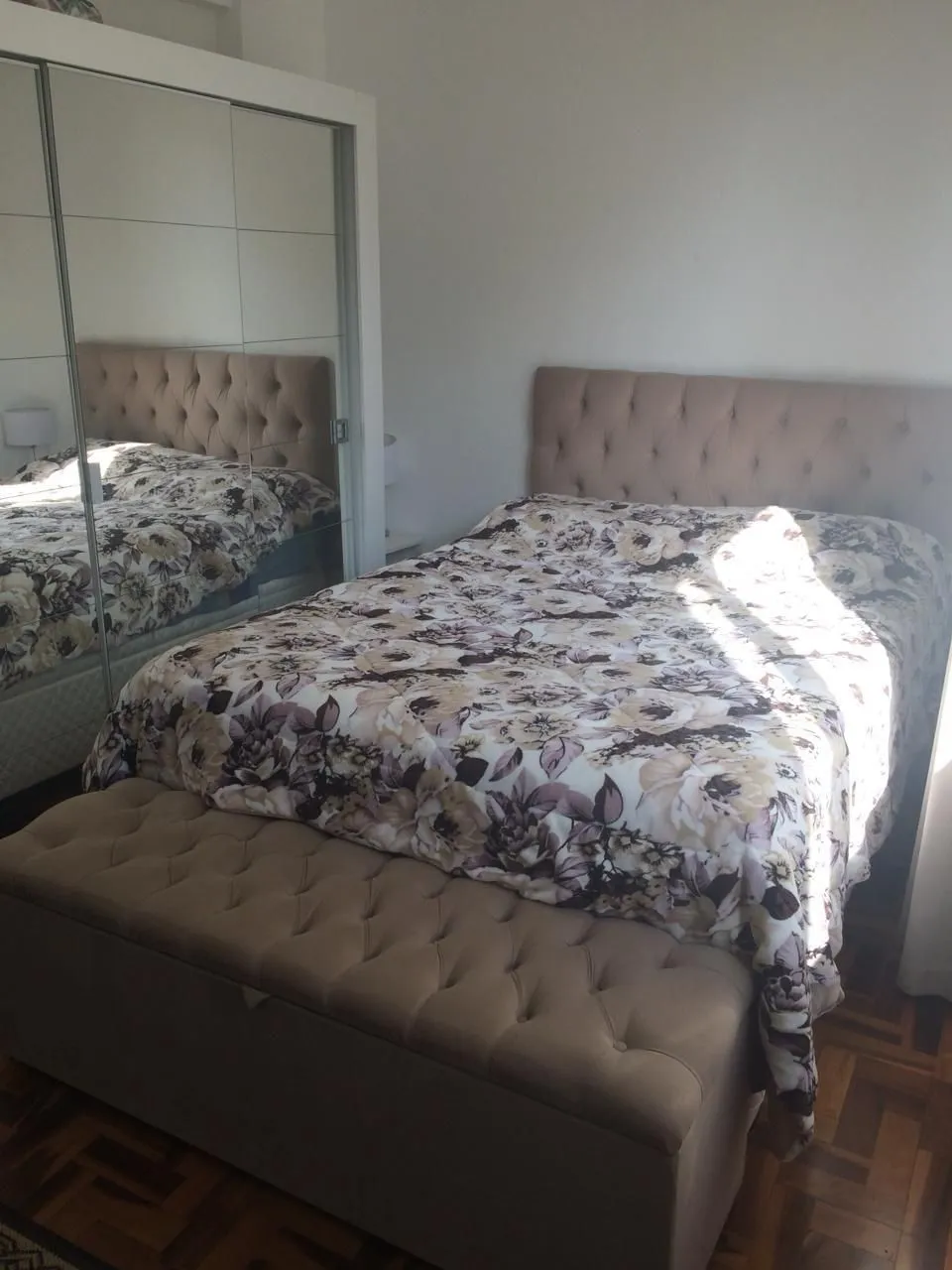Imagem Amplo apartamento 03 dormitórios Cidade Baixa