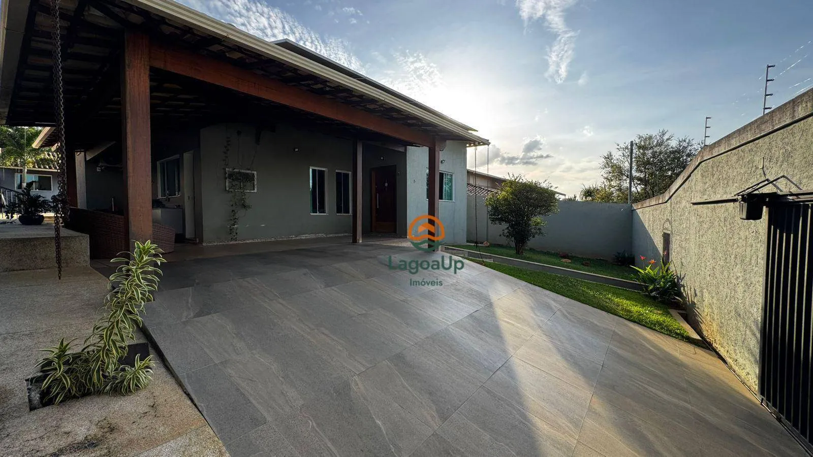Imagem Casa com 4 dormitórios à venda, 220 m² por R$ 1.210.000,00 - Nossa Senhora de Fátima - Lagoa Santa/MG