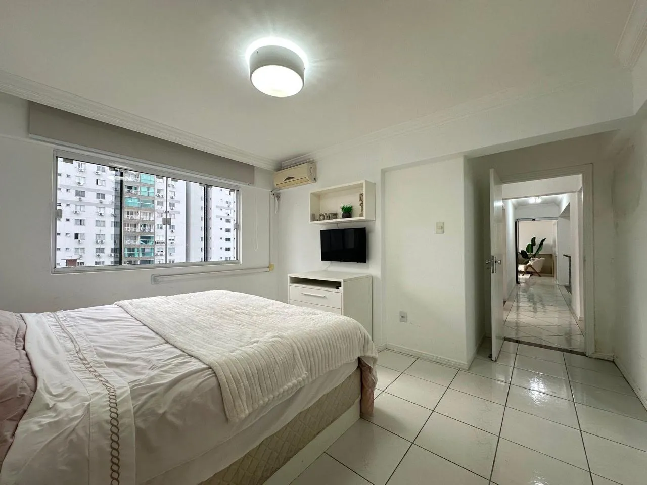 Imagem Apartamento com vista para o mar à venda com 165m2 por R$ 2.800.000,00