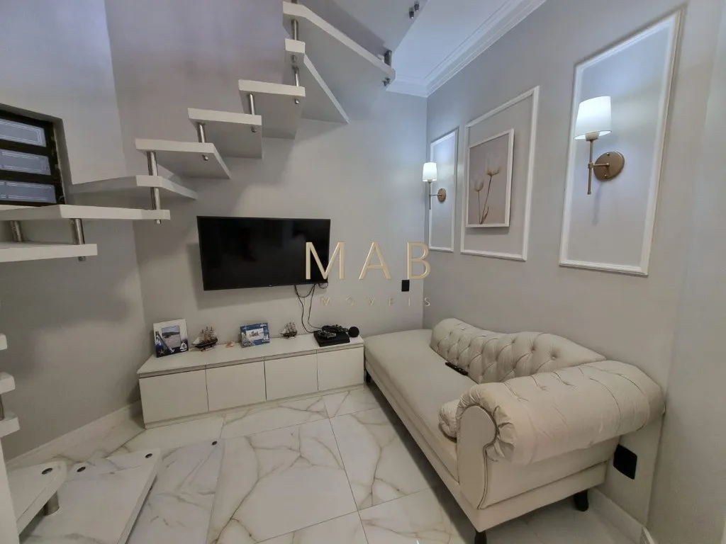 Foto do imóvel TRIPLEX FRENTE MAR NA PRAIA DOS INGLESES | FLORIANÓPOLIS Existem imóveis bonitos? E existem imóveis que despertam desejo no primeiro olhar.