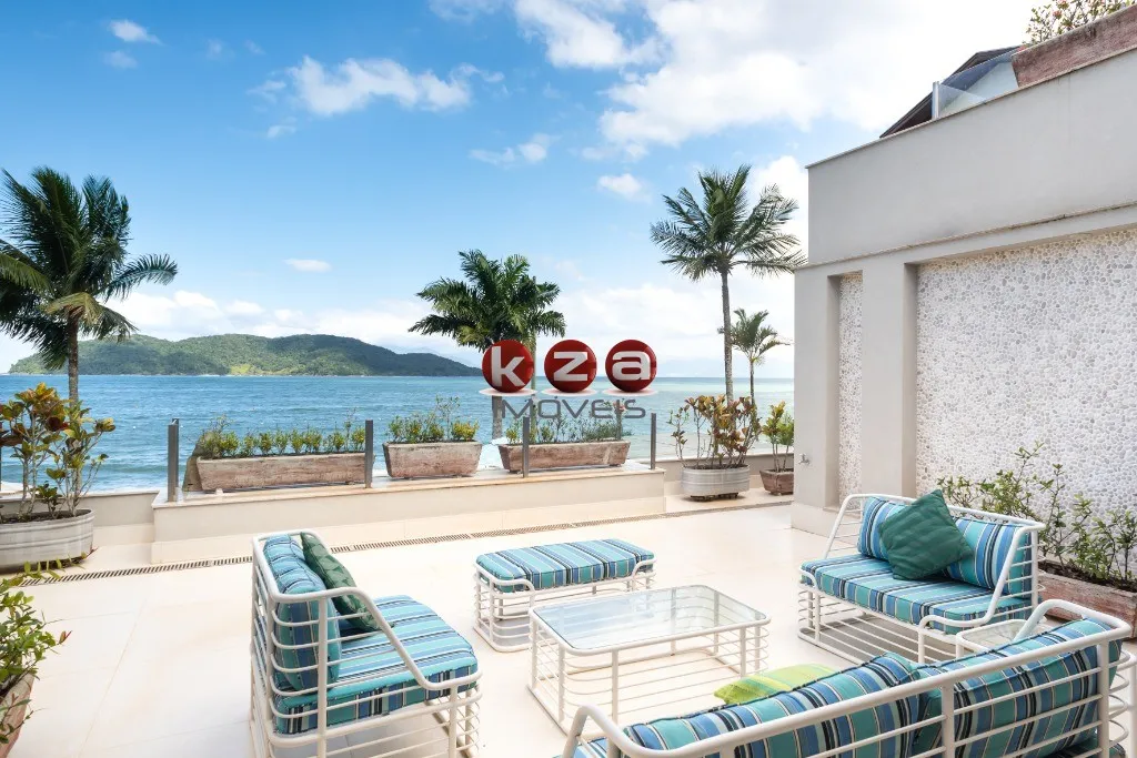 Imagem Maravilhosa casa pé na areia a venda no condomínio Costa Verde, Praia de Tabatinga:8 suítes, amplo lazer com piscina 12 banheiros, 600m².