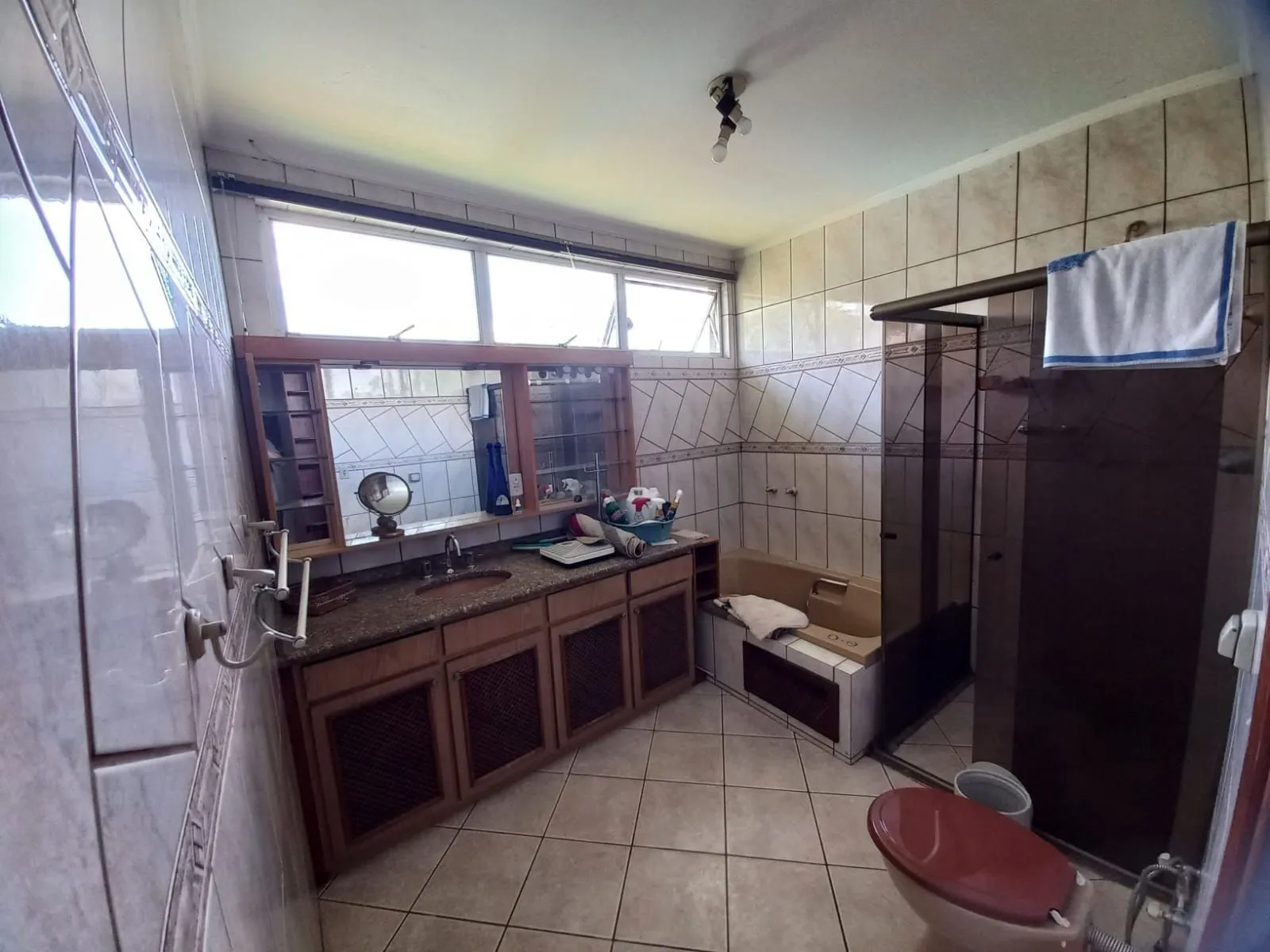 Imagem Casa Completa com Piscina, Escritório e 6 Dormitórios
