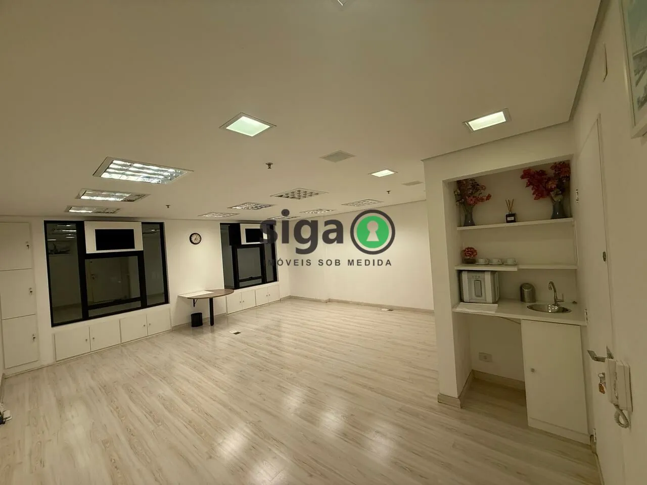 Imagem Sala Comercial à Venda no Brooklin - Andar Alto e Vista Privilegiada !