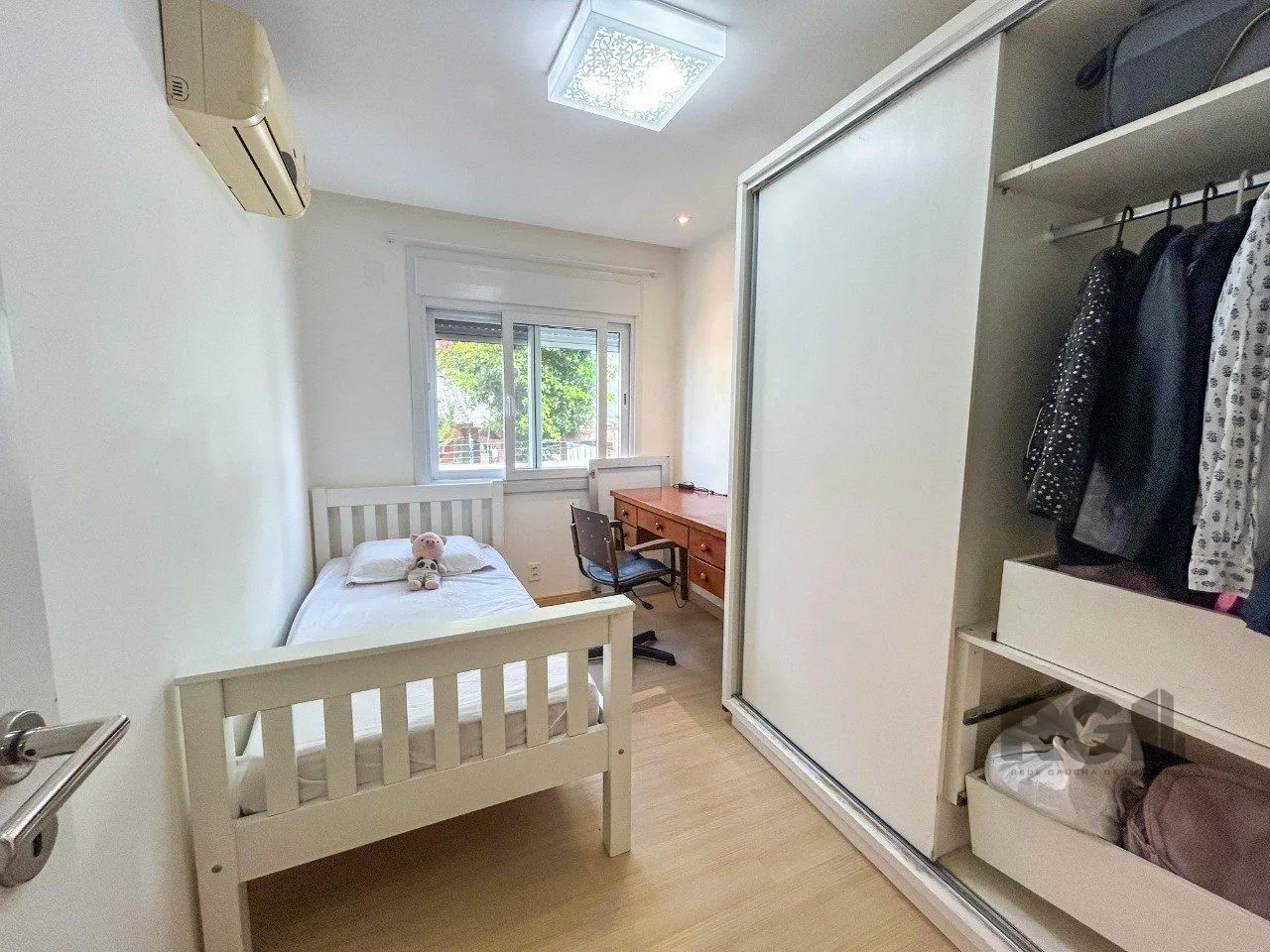 Imagem Casa para Venda,3 dormitórios,sendo 1 suite,2 vagas -Vila Nova, Porto Alegre, RS