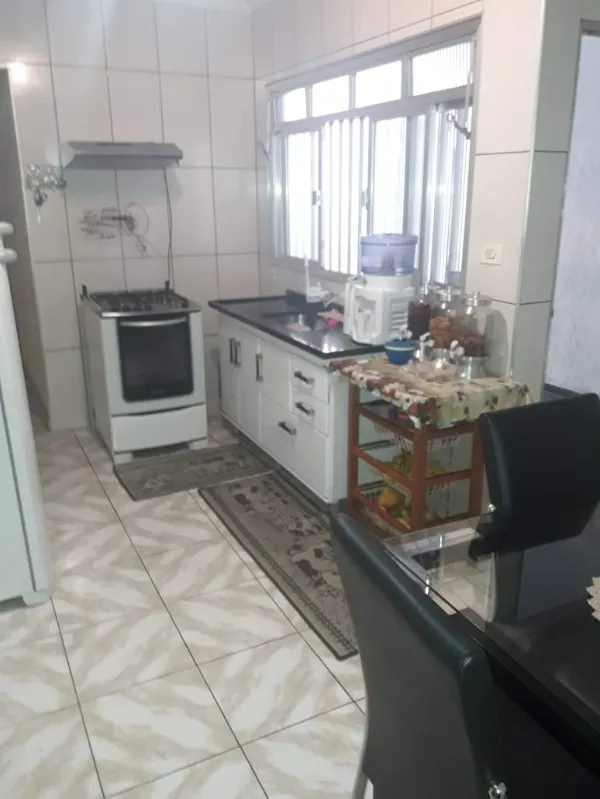 Imagem Casa à venda em Jardim Santo André, Santo André-SP: 2 quartos, 1 sala, 1 banheiro, 2 vagas de garagem, 150,00 m² de área.