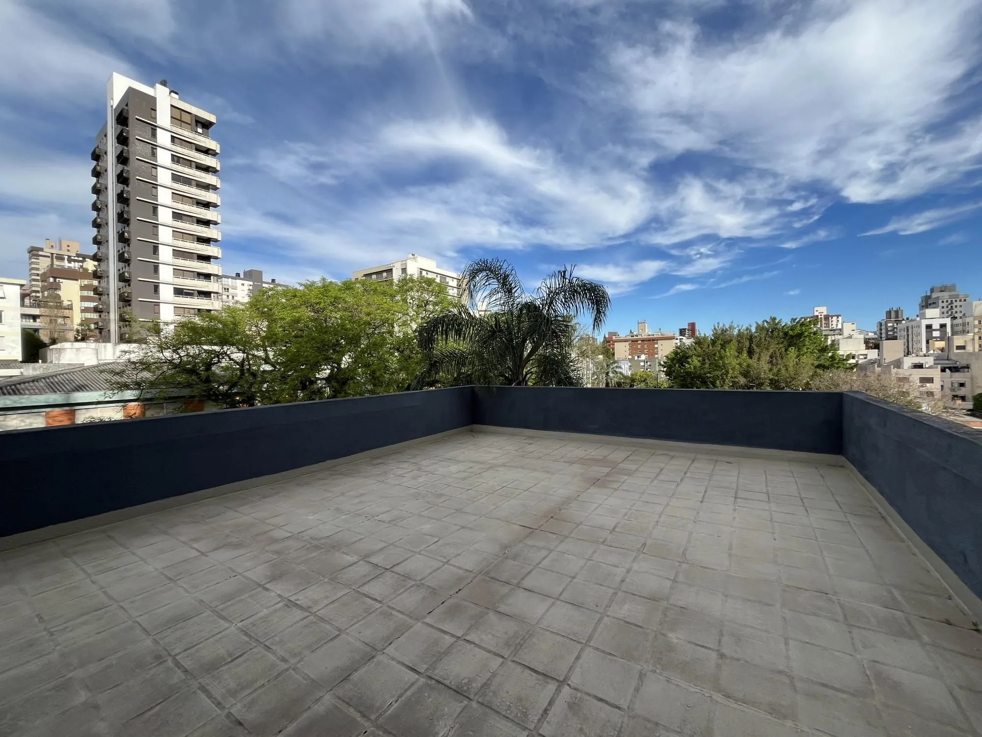 Imagem Apartamento de 3 quartos, suíte e 1 vaga de garagem no bairro Petrópolis em POA