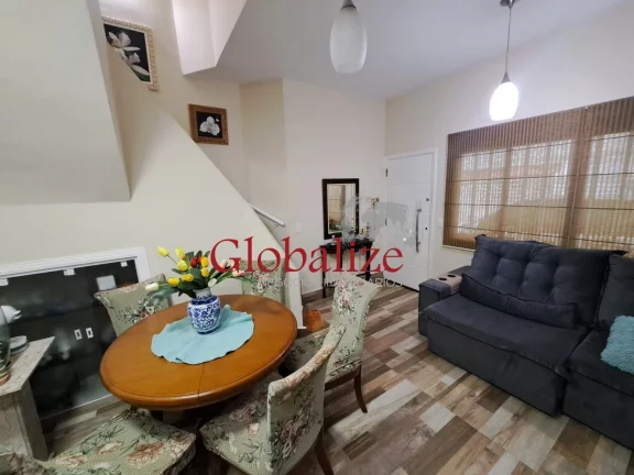 Imagem Casa triplex à venda com 3 quartos, 1 suite, churrasqueira, 1 vaga por R$750.000,00 no Campo Grande em Santos