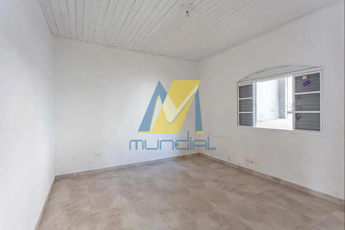 Imagem Casa com 50m², 2 dormitórios e 2 vagas, pronta para morar.