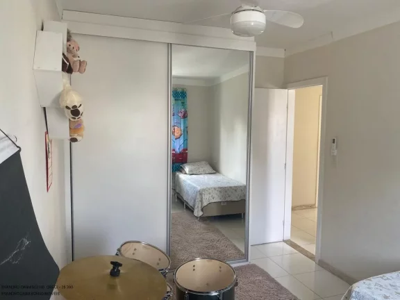 Imagem Casa de Luxo em Condomínio: 4 Quartos, 2 Suítes, 2 Salas, 2 Banheiros, 2 Vagas de Garagem em Buraquinho - Lauro de Freitas-BA.