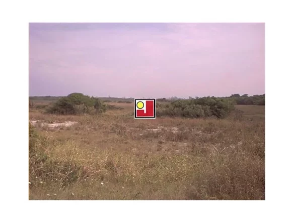 Imagem Vendo espetacular área, no mar, Praia Seca - Praia Massambaba, com 455.772m², 350m frontais mar e Lagoa de Araruama, 1300m profundidade, c/ água ... luz
