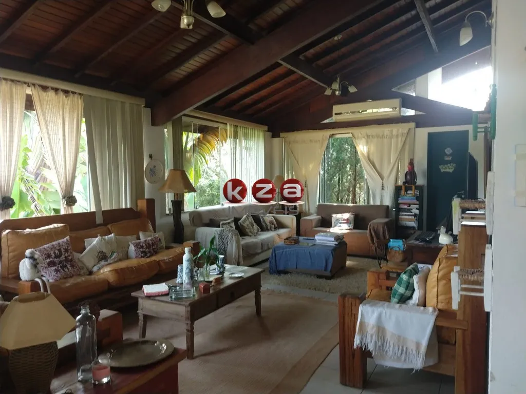 Imagem Imperdível oportunidade: Casa de luxo em condomínio Santa Fé, Vinhedo-SP, com 4 suítes e 8 vagas de garagem!