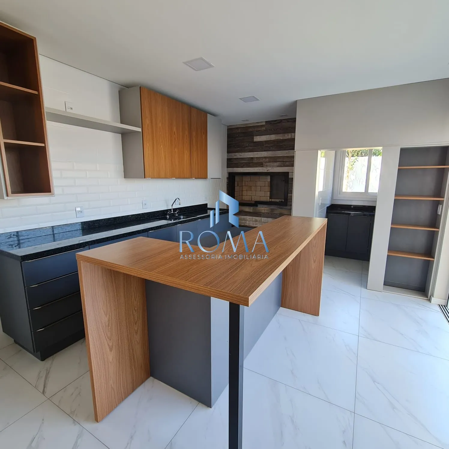 Imagem Casa em Condomínio 3 dormitórios à venda Camobi Santa Maria/RS