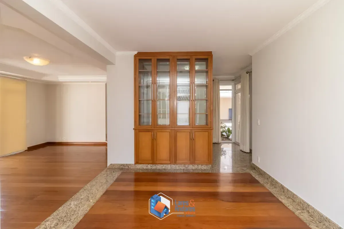 Imagem Casa em condomínio para venda em Alto da Boa Vista com 4 quartos, sendo 2 suítes, 320m²