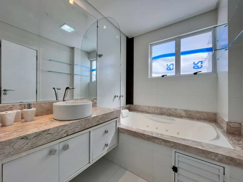 Imagem Apartamento à venda com 194m2 por R$ 2.950.000,00