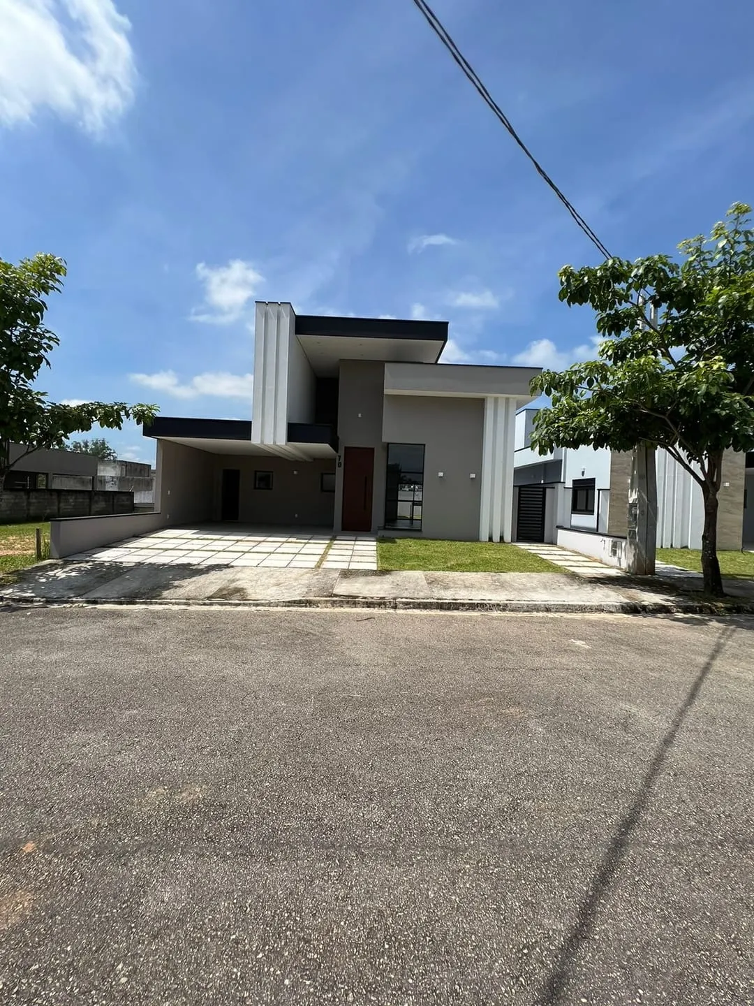 Foto do imóvel Casa à venda 3 Quartos, 1 Suite, 2 Vagas, 300M², Bairro do Grama, Caçapava - SP | Condomínio Terras do Vale