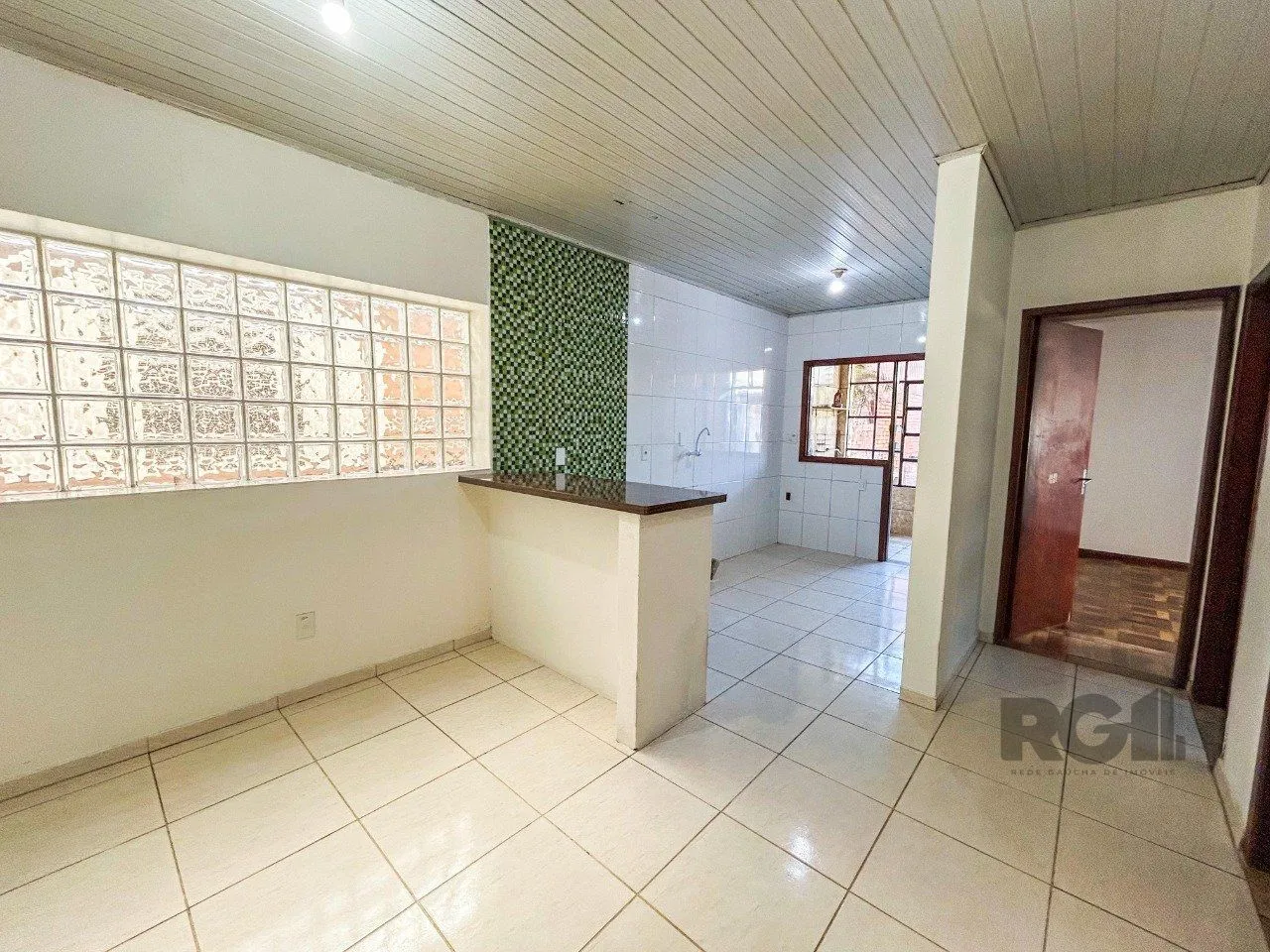 Imagem Casa 03 quartos, peças amplas, 03 dormitórios, salão de festas -3 vagas - Cavalhada