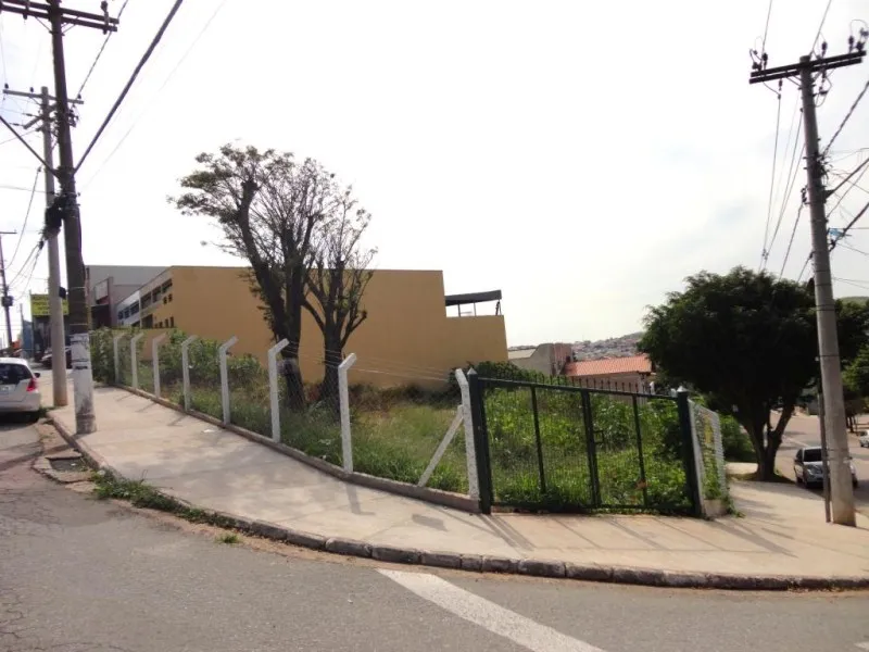 Foto do imóvel Terreno Comercial à Venda em Valinhos-SP, Jardim Pinheiros 560m² de Área