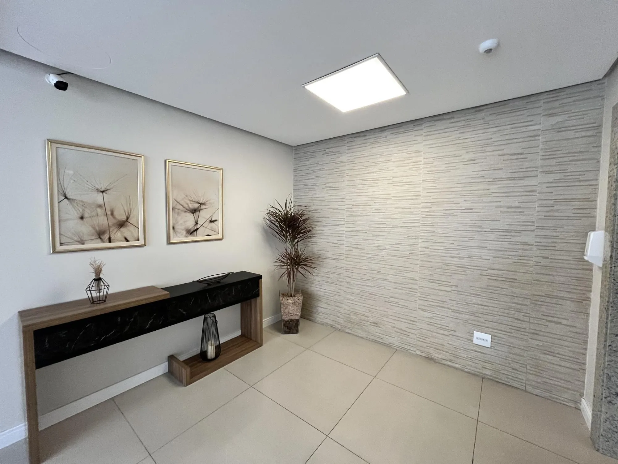 Imagem Apartamento de 3 quartos, suíte e 2 vagas de garagem no bairro Menino Deus POA