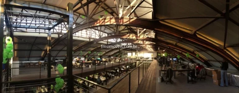 Imagem Galpão comercial para locação na Vila Leopoldina, São Paulo-SP: 2.500m², 6 banheiros, 12 vagas de garagem!